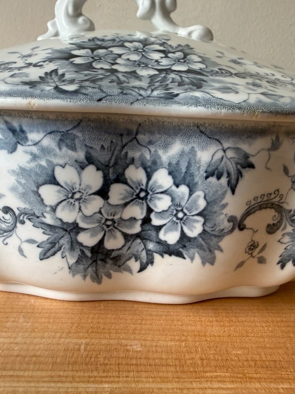 Antique 1893 JHW & Sons Stratford Blue Gray Transferware Tureen | Lidded Dish - Picture 6 of 13